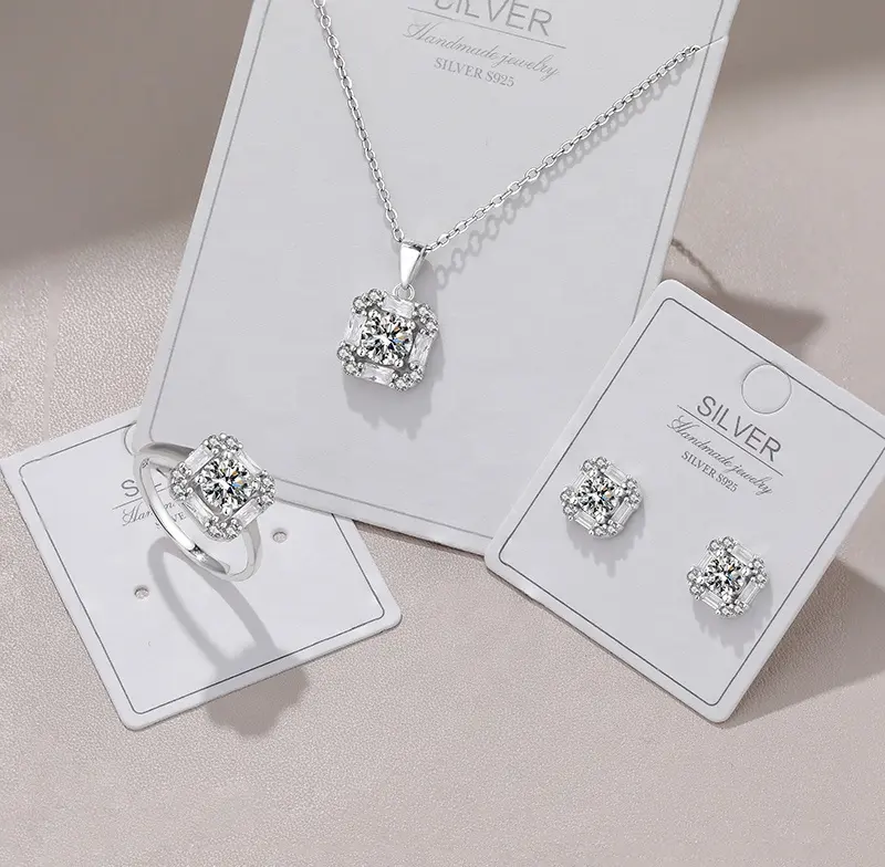 Thiết kế mới cổ điển 925 Sterling Bạc Claw thiết lập đá vòng rực rỡ cắt Cubic Zirconia Bộ đồ trang sức