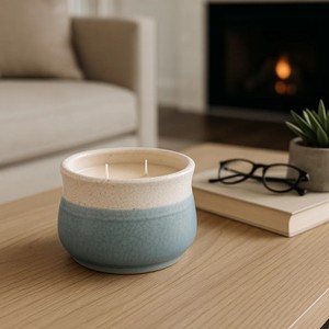 Bougie en céramique Ocean Breeze à double mèche, longue durée de combustion, finition émaillée durable, élégante décoration de maison de style côtier, option cadeau - Product Image 4
