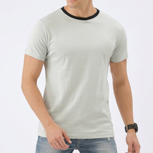 เสื้อยืดแขนสั้นทรงเข้ารูปสีพื้นสำหรับผู้ชาย แต่งขอบตัดสี คอทรงโอ ผ้าเจอร์ซีย์ถักเนื้อผ้าฝ้าย สวมใส่สบายๆ - Product Image 3