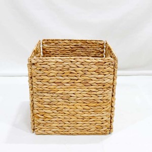 Handwoven <b>Square</b> Rattan <b>Storage</b> <b>Basket</b> With Lid Rustic Style For Living Room Organization - Product Image 5