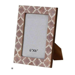 Cadre photo en bois artisanal avec incrustation en résine marbrée gris fumé, bord biseauté, décoration moderne - Product Image 4