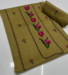 Kurti Tunique Jaune Brodé à la Main pour Femme, Manches Longues, Style Indien Pakistanais, Motifs Floraux, Idéal pour les Fêtes Estivales - Product Image 3