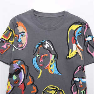 Camiseta Gráfica Multicolor Gris Unisex de Algodón Suave Casual de Manga Corta con Cuello Redondo Estampada - Product Image 2