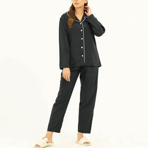 Ensemble de pyjamas pour femmes au design unique et de haute qualité, 2 pièces, respirant, léger, vêtements de nuit pour femmes, fabriqué au Pakistan - Product Image 1