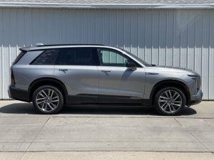 SUV Eléctrico Super Lujoso Cadillac VISTIQ Sport con Tracción en las Cuatro Ruedas, Techo Panorámico y Asientos de Cuero - Product Image 6