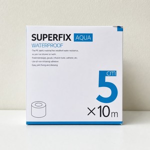 Bande adhésive médicale Superfix Aqua 5cm x 10m, ruban adhésif non tissé, pansement auto-adhésif pour plaies - Product Image 5