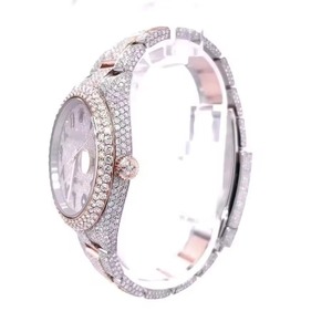 Reloj analógico de lujo para mujer con bisel de diamantes, esfera con fecha y pulsera - Product Image 2