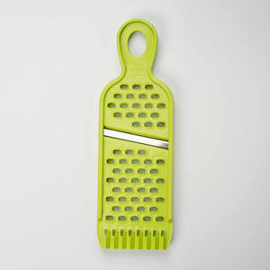 Rallador de Plástico Verde JAYA MATA JM100 con Cuchilla de Acero Inoxidable, Herramienta Manual para Frutas y Verduras, Fácil de Limpiar, Solo Lavar a Mano - Product Image 2