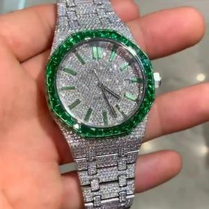 Montre chronographe de luxe Hip Hop Iced Timepiece verte avec moissanite, bracelet en acier inoxydable de 20 mm, mouvement mécanique - Product Image 1