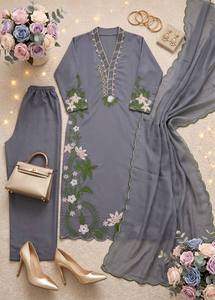 Traje Salwar Gris con Bordado Floral y Dupatta, Ropa Tradicional India y Pakistaní, Corte Holgado, Largo hasta el Suelo, Vestido para Mujer - Product Image 6