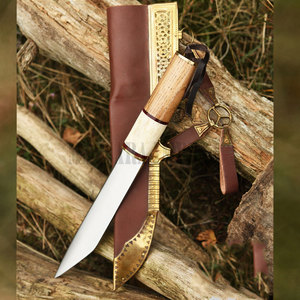 Cuchillo Vikingo de Alta Calidad con Hoja de Acero al Carbono y Mango de Madera y Hueso - Product Image 4