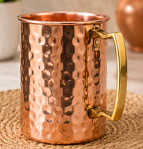 Mug vintage en cuivre avec texture martelée et poignée dorée – Vaisselle écologique pour la maison – Fournisseur en gros de vaisselle métallique haut de gamme - Product Image 1