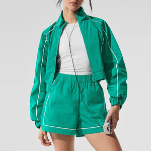 Ensemble short et coupe-vent en nylon léger et sans couture pour femme, avec logo, idéal pour l'été 2026 - Product Image 1