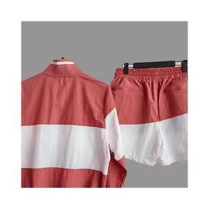 Ensemble deux pièces lourd pour homme : short et sweat à capuche coupe-vent, personnalisable avec patchs et poches - Product Image 2