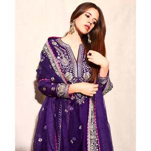 Ensemble de costumes brodés belle séquence pour femmes comprenant bas et Dupatta pour les fêtes - Product Image 5