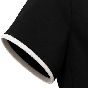 T-shirt asymétrique noir pour femme à col en V et manches courtes, broderie florale blanche, bordure contrastante, détails boutonnés, décontracté, personnalisable, vente en gros - Product Image 5