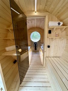 Sauna en bois de cèdre avec entrée arrière, cabine de sauna <span class=keywords><strong>extérieure</strong></span> pour 4 à 6 personnes avec fenêtre ronde et toit en bardeaux d'asphalte - Product Image 5