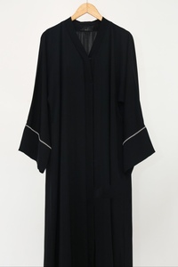 Nuevo Estilo Dubái, Hermoso Vestido Islámico Abaya Maxi de Satén de Seda Negro, Hecho a Mano, con Cuello, Largo hasta el Suelo, Manga Larga y Bordado - Product Image 3