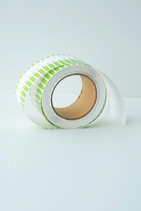 Étiquettes adhésives brillantes durables personnalisées, étiquettes imperméables, impression OEM en usine pour l'emballage des produits, approvisionnement en gros - Product Image 2