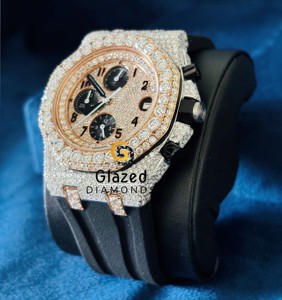 Montre Hip Hop de Luxe avec Cadran en Verre Analogique et Bracelet en Caoutchouc Noir, Sertie de Diamants de Laboratoire Taille Ronde Brillante - Product Image 3
