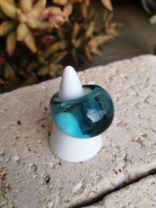 Nuevo Anillo de Moda Qijun Hecho a Mano de Resina con Diseño Artístico de Cono Facetado Grande Multicolor y Cuerpo Vertebral Estéreo - Coleccionable de Arte - Product Image 5