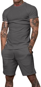 Ensemble deux pièces gris uni pour hommes, t-shirt à manches courtes et short décontracté d'été, tenue pour le streetwear et les ensembles sportifs - Product Image 6