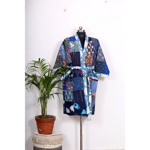 Kimono corto para mujer, el más vendido, hecho a mano, de seda Kantha, estilo vintage, para el invierno, para dormir. - Product Image 1