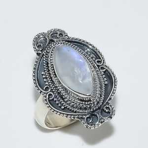 Anillo llamativo de piedra lunar arcoíris Marquise – Anillo gótico de filigrana con gemas azules brillantes, hecho a mano, de plata, regalo para ella - Product Image 2