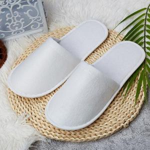 Chaussons en coton doux et écologiques blancs à bout ouvert, confortables et respirants, pour hôtel, jetables, légers, pour salle de bain et détente - Product Image 1