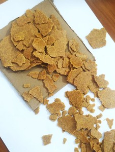 Gâteau de graines de moutarde jaune de qualité supérieure, riche en protéines, aliment pour bovins, nutrition du bétail, ingrédient d'alimentation animale, matière première - Product Image 1