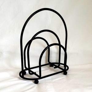 Porte-serviettes en fer au design magnifique et dernier cri, de qualité supérieure, finition noire, à prix abordables - Product Image 4