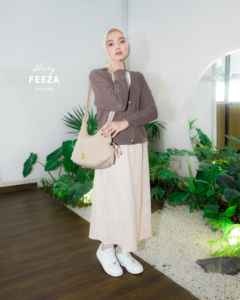 Sac à bandoulière moderne en tissu froissé de qualité supérieure avec fermeture éclair, sangle réglable et espace de rangement organisé - Product Image 3