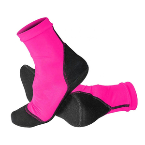 Chaussettes de sport aquatiques unisexes en néoprène, style tendance, haute performance, avec points antidérapants en silicone de 3 mm - Product Image 5