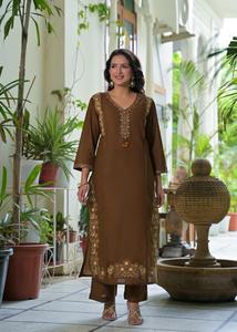 Ensemble Salwar Kameez en Coton Marron Longueur Ras du Sol avec Broderies et Dupatta – Tenue Ethnique Traditionnelle pour Femme Inde Pakistan Décontractée - Product Image 5