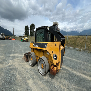 Cargadora Compacta 317 de 2006 con Cabina Cerrada, Máquina de Construcción de Alto Rendimiento - Product Image 1