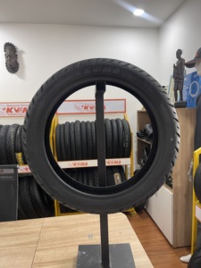 Neumático de Motocicleta KUMA K279 Negro, Duradero, Hecho en Vietnam, de Caucho Natural + Carcasa de Nailon, 4PR/6PR/8PR, 20000KM de Vida Útil, Gran Venta - Product Image 5