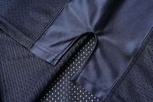 Camiseta Deportiva Azul Marino con Cuello en V, Diseño de Paneles de Malla Ligera de Poliéster, Manga Corta - Product Image 5