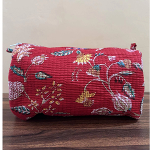 New Cotton Quilted Letter Print Zipper Closure Lightweight Eco-Friendly <b>Small</b> Capacity Cosmetic Bag for Travel & Daily Use - Product Image 1