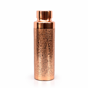 Bouteille d'eau en cuivre pur écologique et anti-fuite de qualité supérieure avec gravure florale artisanale exquise pour la guérison ayurvédique - Product Image 1