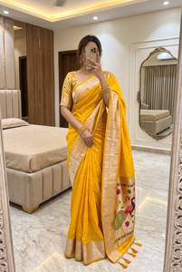 Sari en soie Paithani douce avec motifs tissés en Zari doré et pallu riche en tissage Meenakari avec bordure triple Munia - Product Image 3
