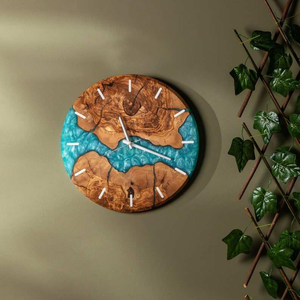Horloge murale artisanale en bois et résine époxy, design unique et personnalisé avec grain de bois naturel, calendriers à quartz, décoration intérieure, artisanat en bois - Product Image 4