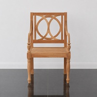 Fauteuil traditionnel en teck massif sans accoudoirs, dossier sculpté, pieds tournés, pour salle à manger extérieure, finition bien poncée, modèle Kecapi CHA26