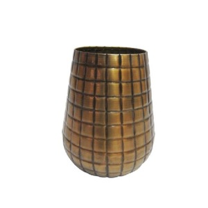 Nuevo y Elegante Florero de Metal Moderno, Hecho a Mano con Artesanía India para Uso Decorativo - Product Image 6