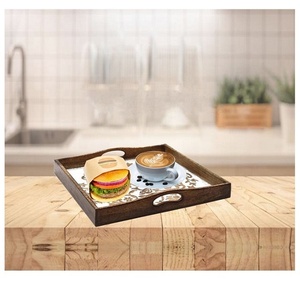 Bandeja de Servir Rectangular Hecha a Mano de Madera de Acacia Natural con Asas para Uso en Cocina y Comedor - Product Image 3