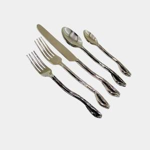 Ensemble de couverts en acier inoxydable argenté de style américain élégant de 5 pièces poignées ondulées luxueuses cuillères allant au lave-vaisselle pour les décorations - Product Image 6