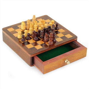 Prix de gros Le jeu d'échecs en bois élégant Bevana pièces polies élégantes, échiquier et rangement de pièces d'échecs - Product Image 6
