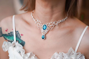 Collier en macramé fait main avec pendentif en pierre bleue, dentelle blanche, réglable, style bohème, bijoux de guérison - Product Image 2