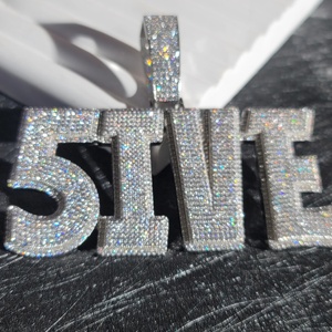 Collier pendentif cinq lettres en argent 925 plaqué rhodium avec moissanite sertie clos, chaîne corde, style hip-hop, unisexe, pour usage quotidien - Product Image 1
