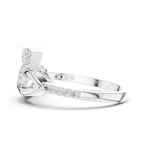 Anillo Solitario Clásico con Diamante Cultivado en Laboratorio, con Cierre Seguro de Puntas en Platino, Diseño Elegante y Atemporal para Uso Diario - Product Image 4