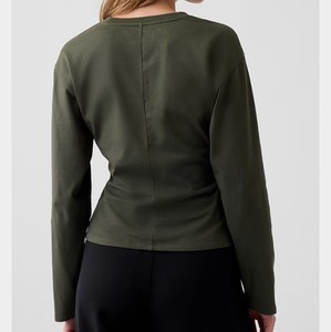 T-shirt à manches longues en coton 100% pour femme, couleur vert olive, col rond, coupe décontractée, respirant, à porter toute l'année, OEM ODM - Product Image 2
